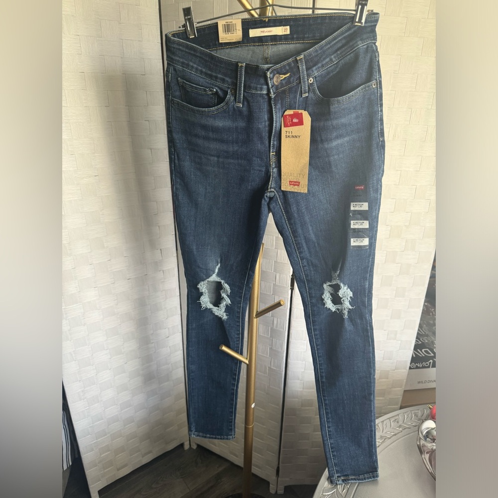 Levi’s Sculpt 711 Skinny Size 27x30
